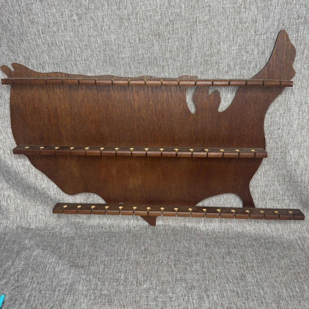 Vintage USA Map Wooden Spoon Rack Wall Display 48 Slot Souvenir Collector Brown